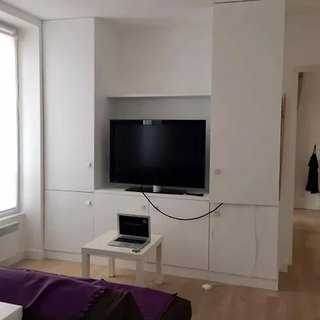 2 Pieces Renove 25 Mn Paris Centre *